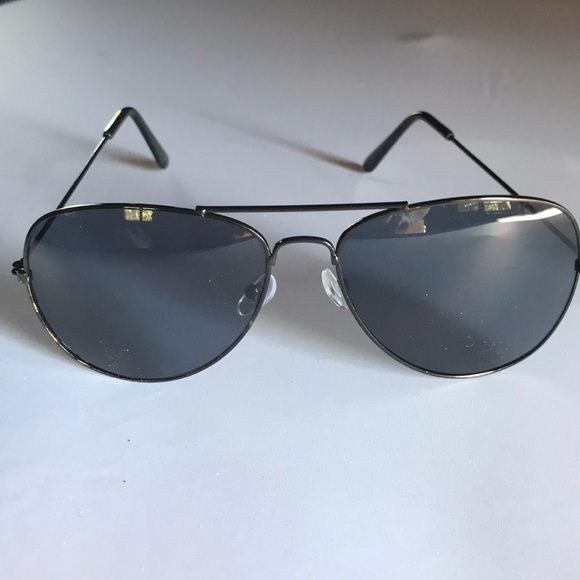 New! Blackout Aviator Sunglasses - Picture 4 of 7
